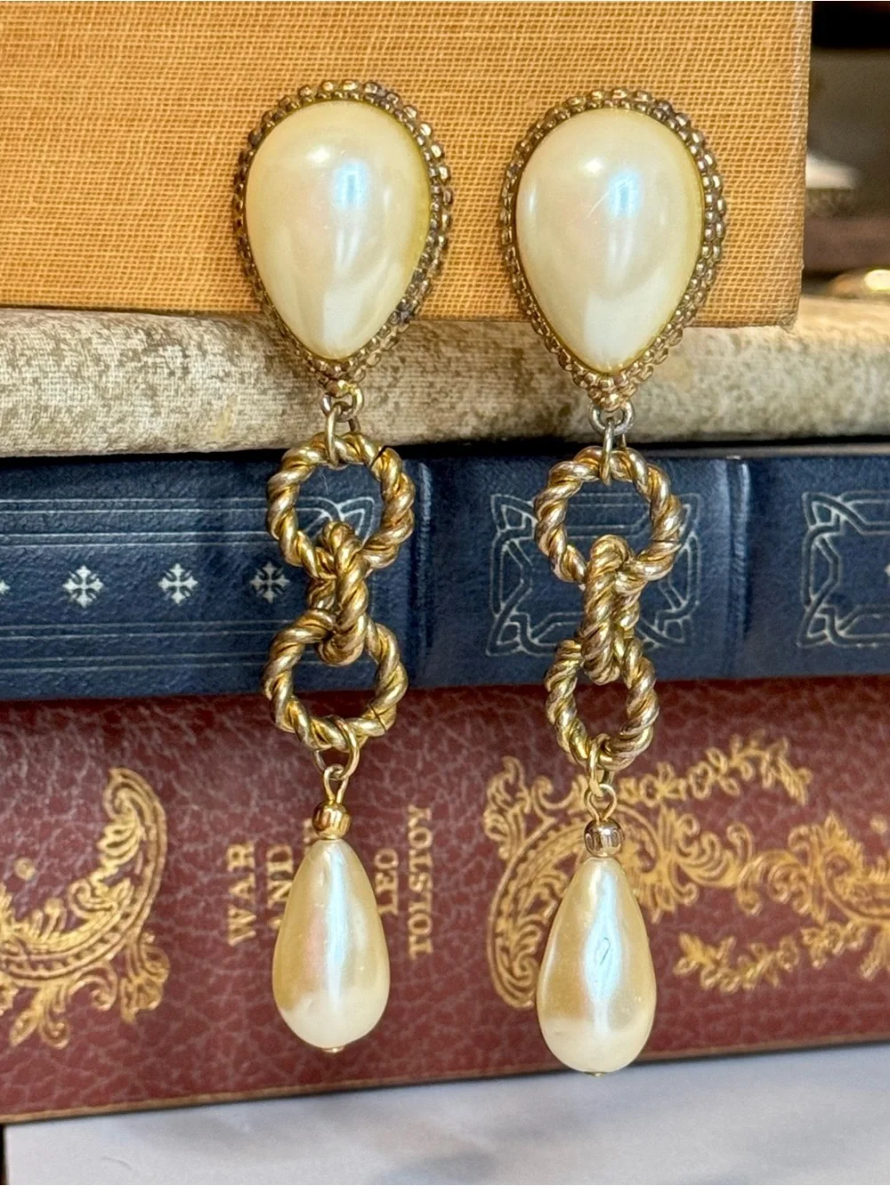 Vintage 80s Ellen Designs Pearl Runway Dangle Clip On Earrings 34.5g